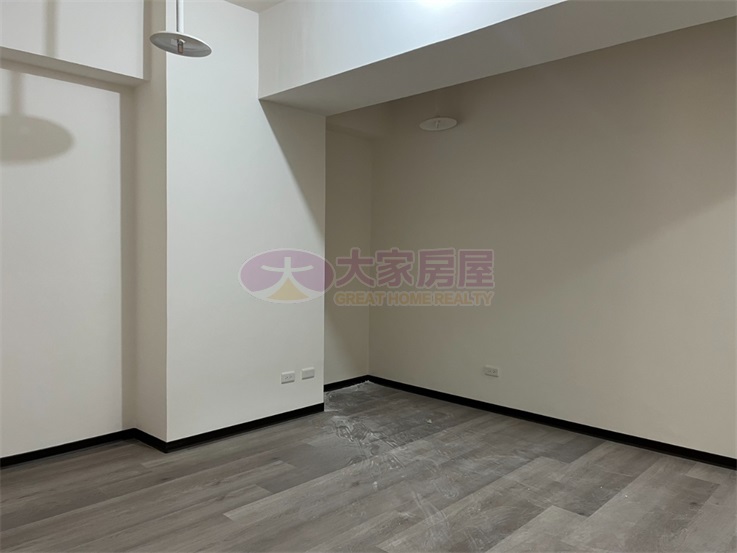 ㇮;獨賣丹佛花都次頂樓2房車位房屋室內格局與周邊環境