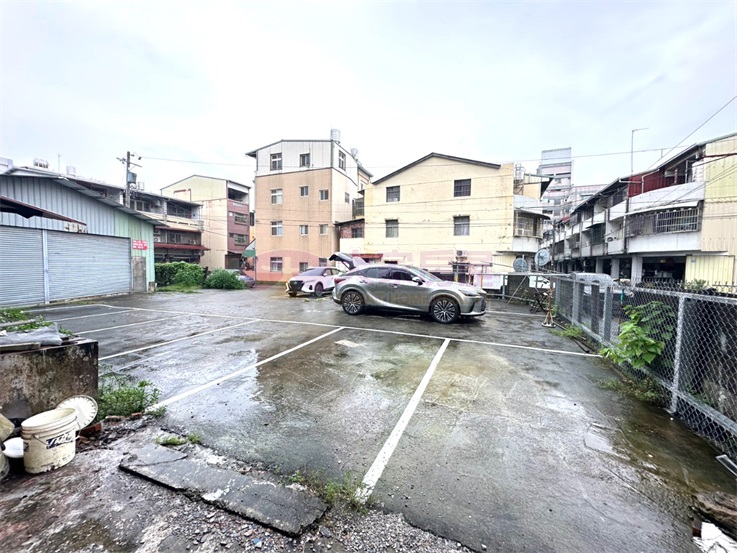 竹山市區建地房屋室內格局與周邊環境