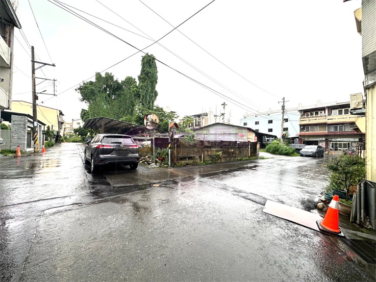 竹山市區建地房屋室內格局與周邊環境