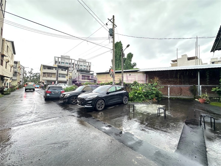 竹山市區建地房屋室內格局與周邊環境