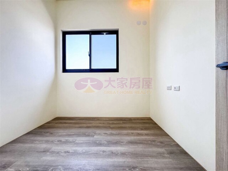 深耕12全新綠建築三房車房屋室內格局與周邊環境