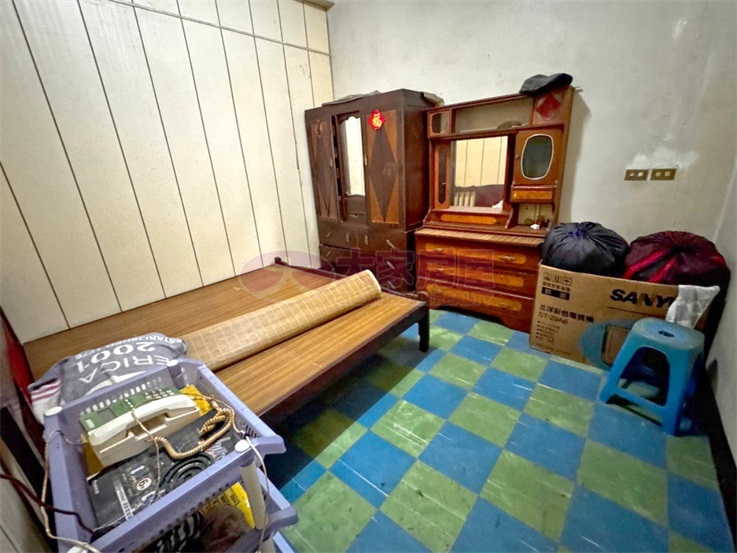 華中街透天送建地房屋室內格局與周邊環境