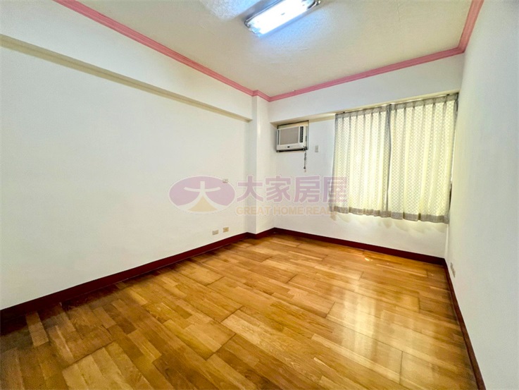 信義學區次頂樓三房平車房屋室內格局與周邊環境