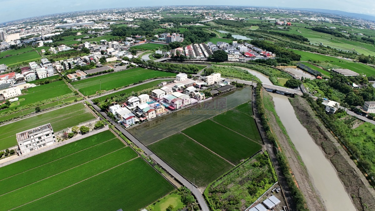斗南158甲旁雙面路農地房屋室內格局與周邊環境