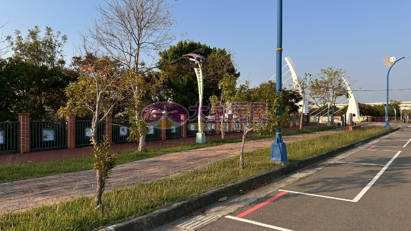 13期綠園道旁建地房屋室內格局與周邊環境