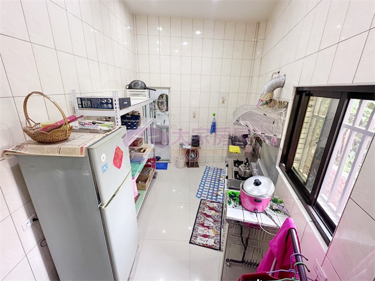 近彰草路大庭院透天房屋室內格局與周邊環境