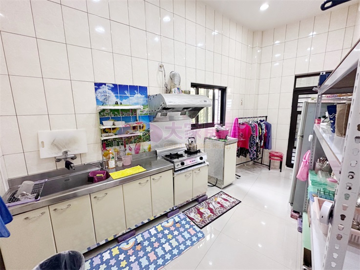 近彰草路大庭院透天房屋室內格局與周邊環境