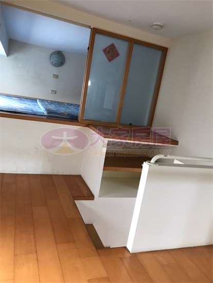 五期稀有震後三房平車房屋室內格局與周邊環境