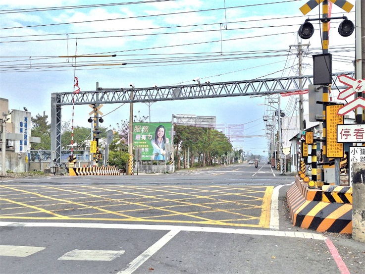南州鄉近市區建地房屋室內格局與周邊環境