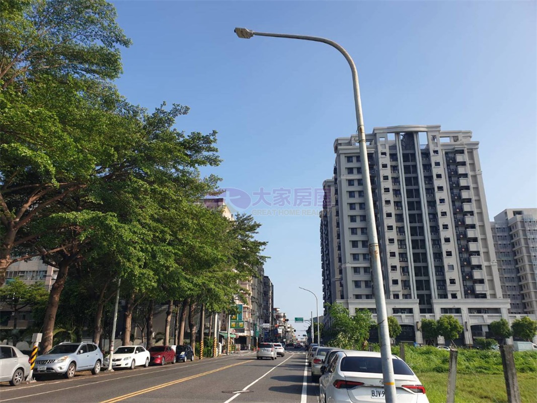 臺南市東區黃金店面稀有釋出房屋室內格局與周邊環境