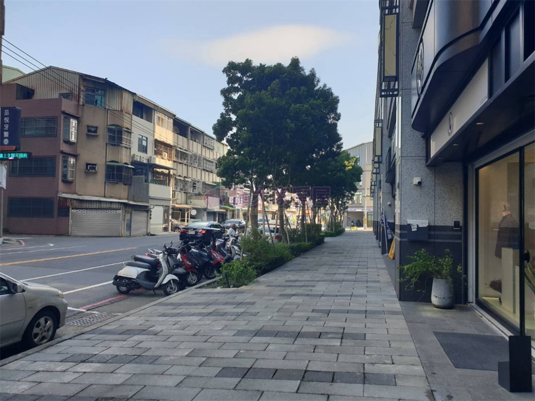 臺南市東區黃金店面稀有釋出房屋室內格局與周邊環境