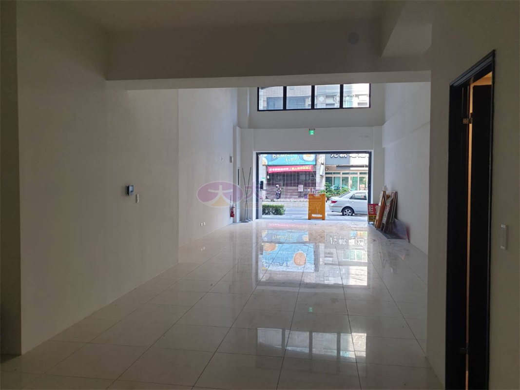 臺南市東區黃金店面稀有釋出房屋室內格局與周邊環境