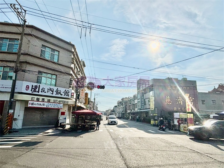 湖內文賢國小靜巷車庫透天房屋室內格局與周邊環境