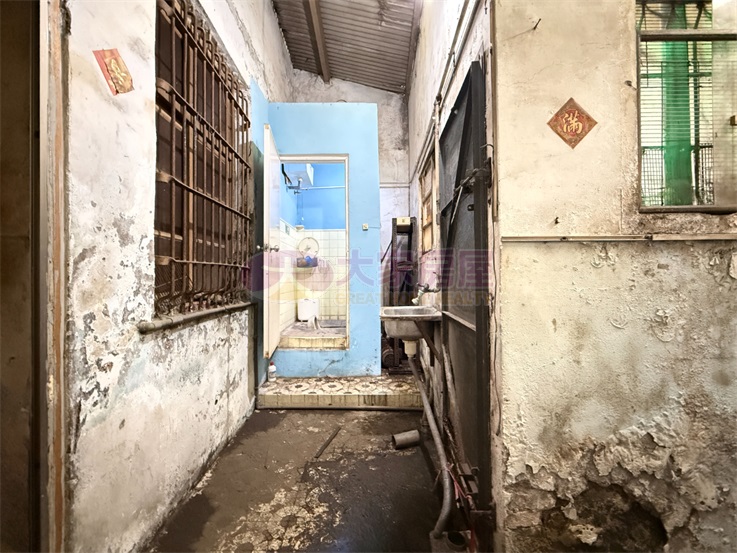 鳳山區光遠路商圈店面透天房屋室內格局與周邊環境